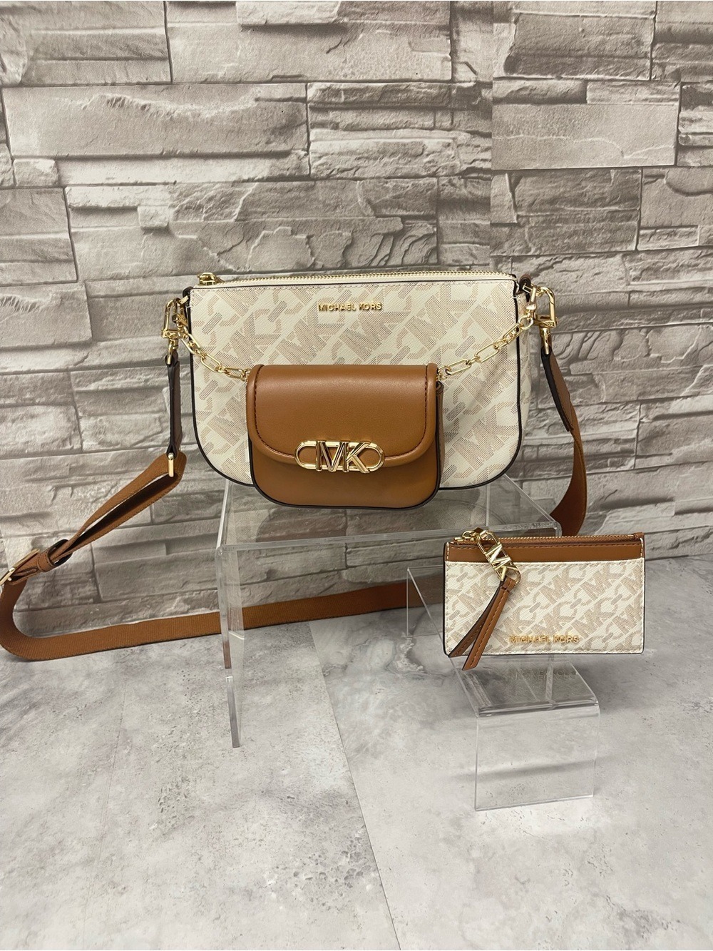 Michael Kors Parker Large Empire Logo Multi-Function Crossbody & Card Case - Picture 1 of 12